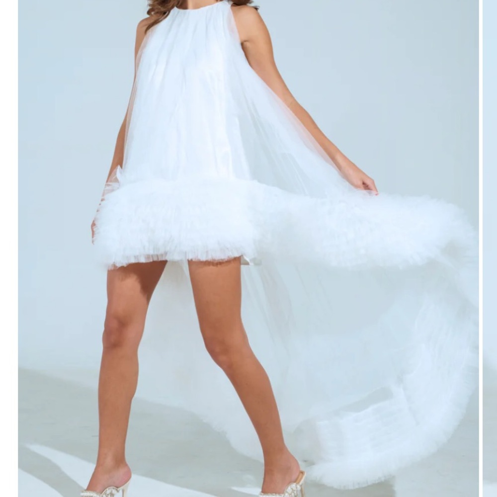 Tulle White Sleeveless Dress